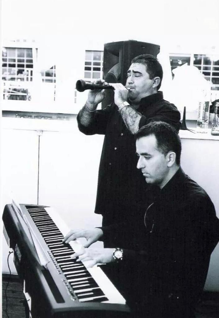 Manuel Morales y Marcial Pierres en plena interpretación.